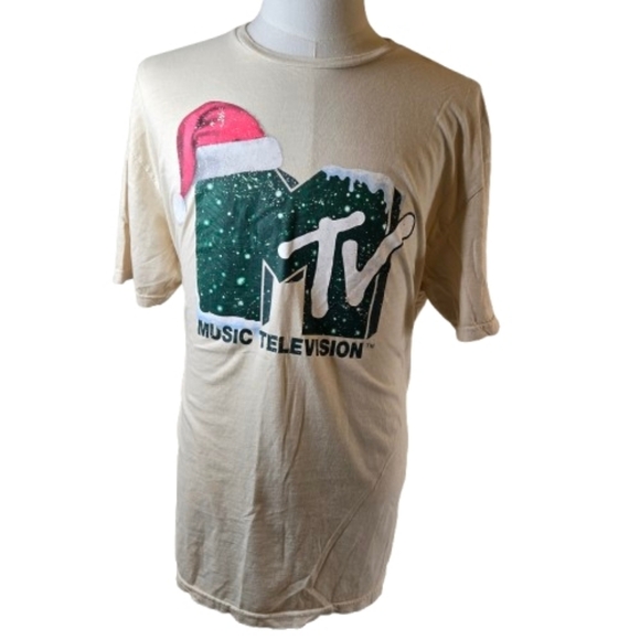NWT MTV Graphic Tee Holiday Theme - Picture 3 of 8